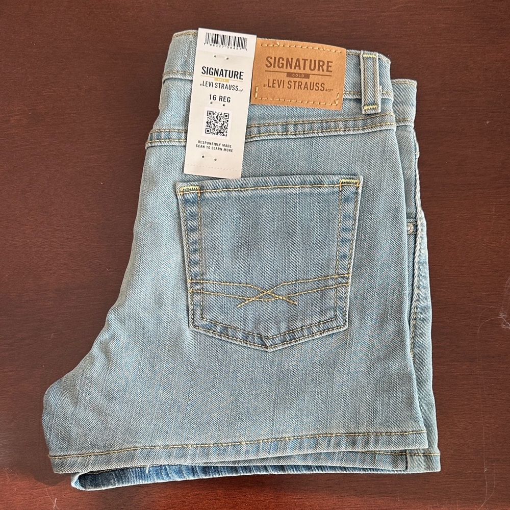 Levi's Signature Light Blue Relaxed Jean Shorts